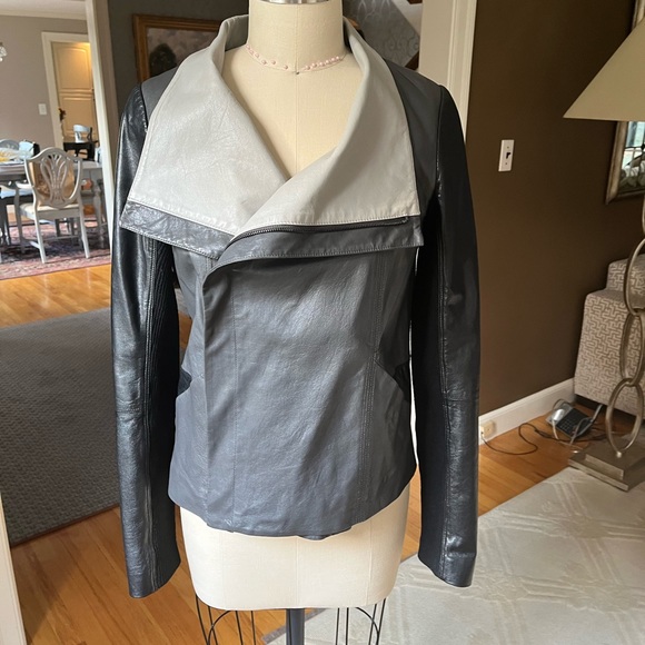 Vince leather jacket two tone with hidden side zip and partial knit sleeves M - Picture 1 of 7